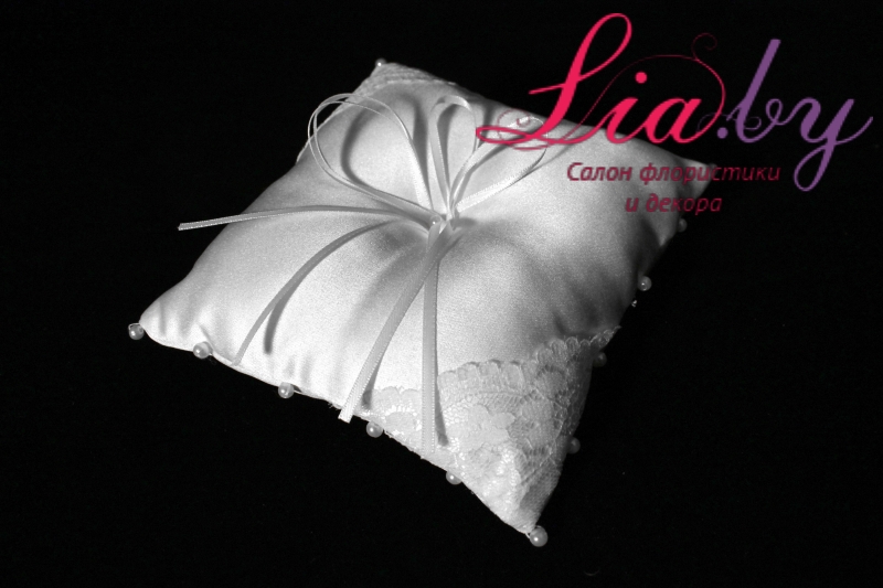 Белая подушечка для колец — фото 4