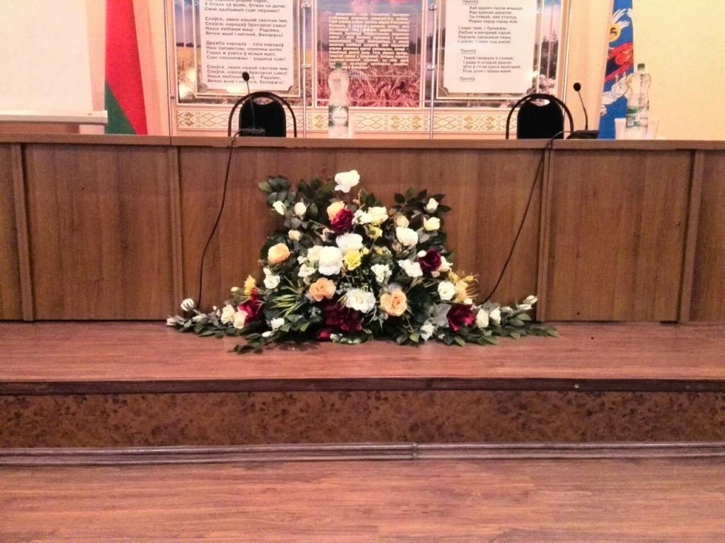 Напольная композиция для украшения сцены
