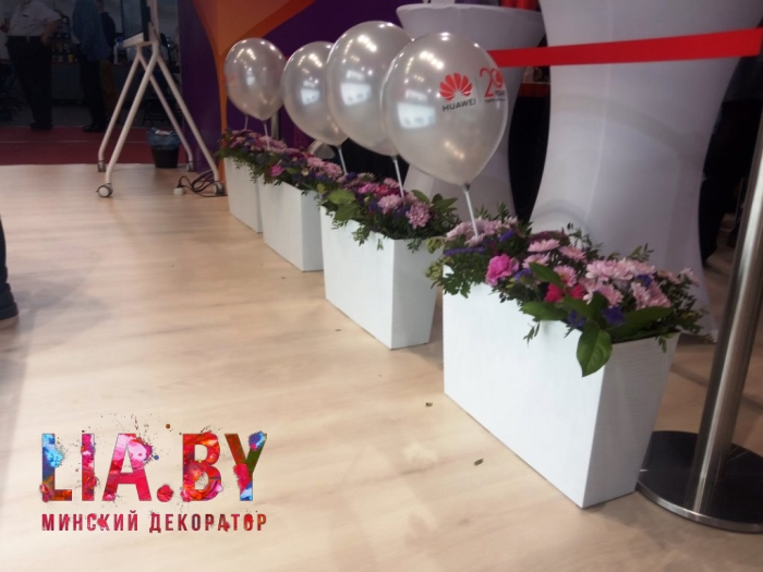 Белый длинный вазон (клумба) — фото 2
