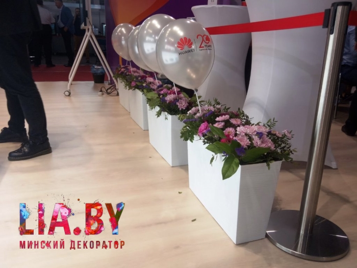 Белый длинный вазон (клумба) — фото 4