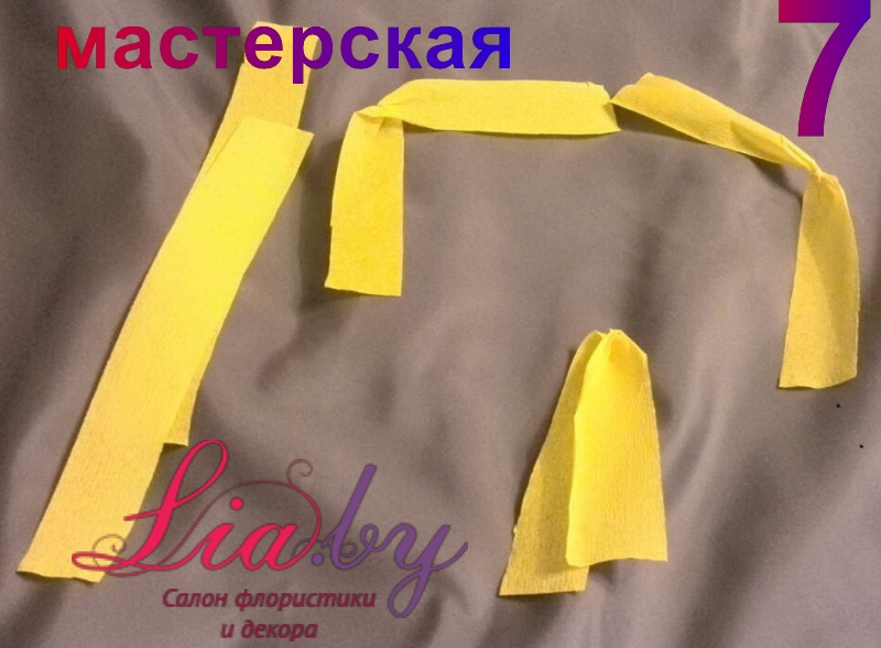 Букет из гофрированной бумаги с конфетами "тюльпан" своими руками — фото 7