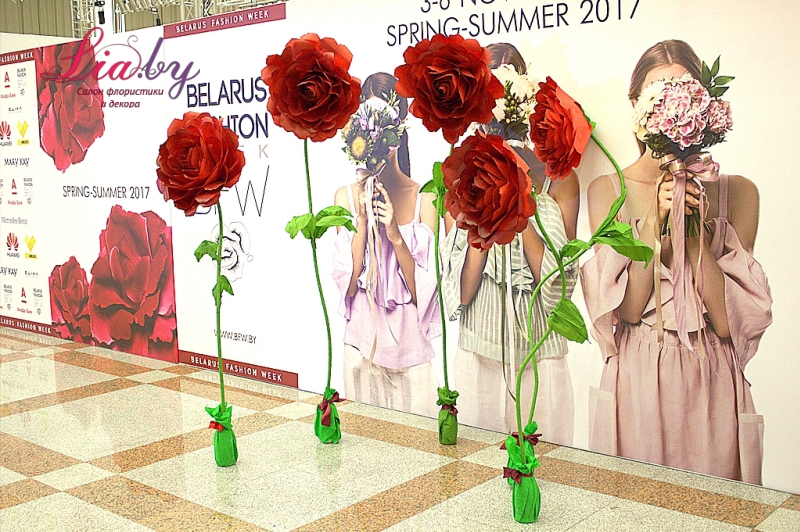 Бумажные цветы в украшении BFW 2016 — фото 2