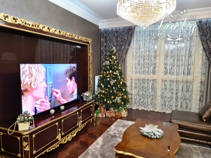 Новый год приходит: примеры украшения офисов и магазинов — фото 36