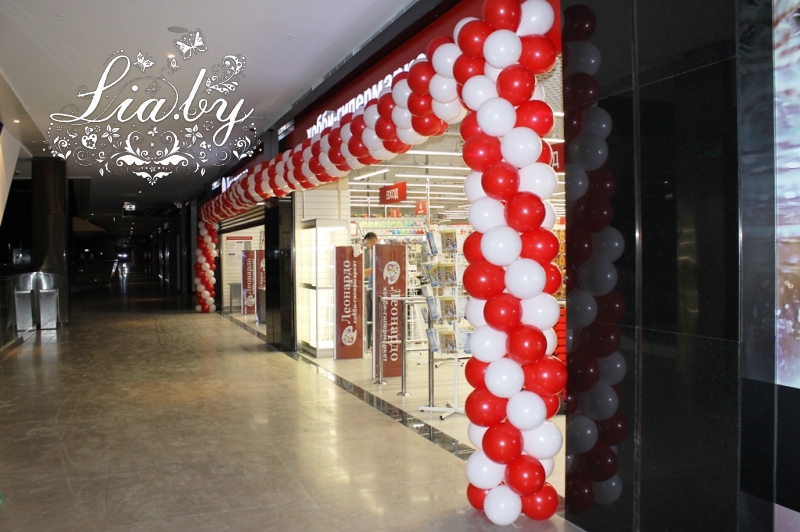 Оформление шарами открытия магазина Леонардо в ТРЦ Galleria — фото 3