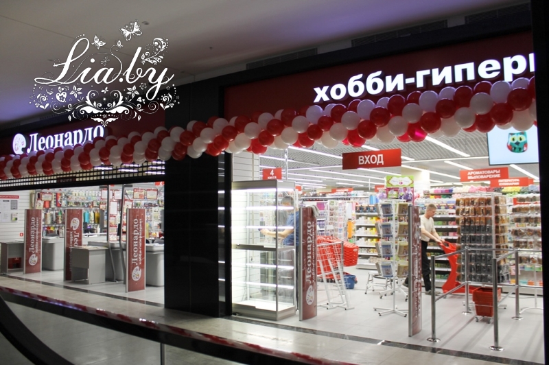 Оформление шарами открытия магазина Леонардо в ТРЦ Galleria — фото 1