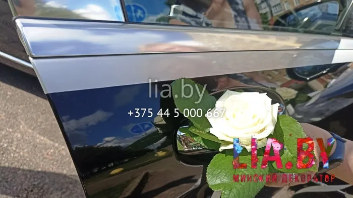 Украшение авто живыми цветами на капот и ручки