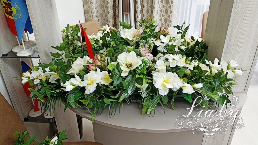 Цветы в украшении офисов, выставок, конференц-залов и сцен