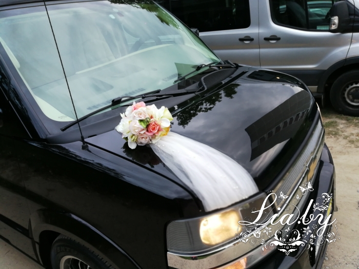 Украшение машины шарами на свадьбу