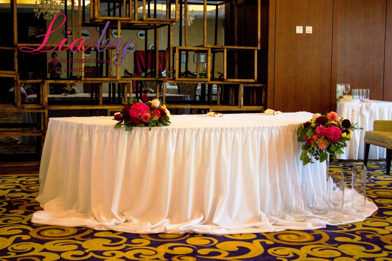 Стол для молодых на свадьбе в гостинице Пекин (Минск)