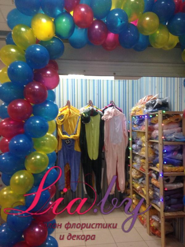 гирлянда из шаров на торжественное открытие магазина