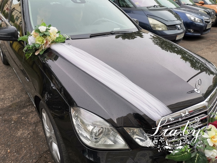 Украшение цветами с лентой на свадьбу авто