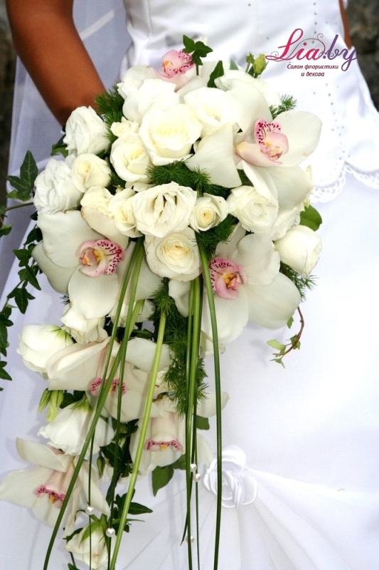 белый с орхидеями букет невесты