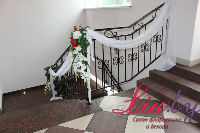 Свадебное украшение лестницы