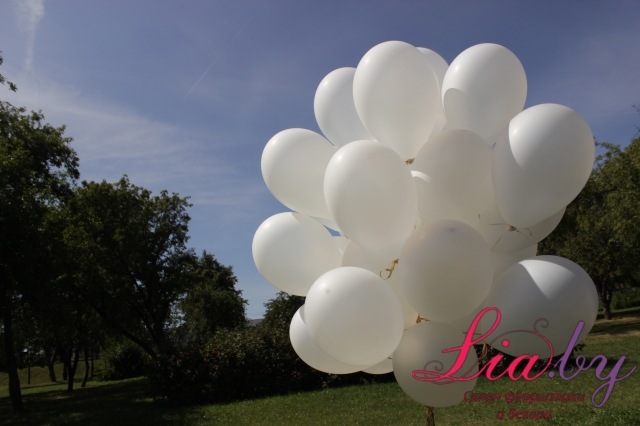 Воздушные шары с гелием белого цвета на свадьбу