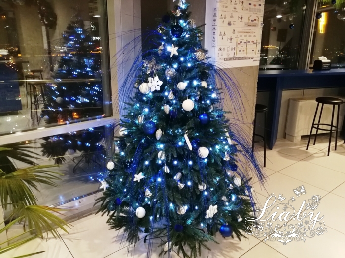 новогоднее украшение офиса Гисмарт синяя ель
