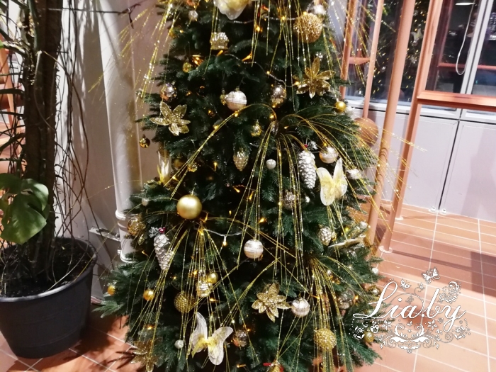 новогоднее украшение офиса Гисмарт золотая ель 