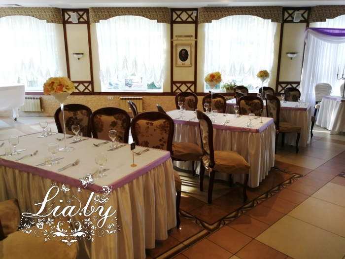 Столы для гостей на свадьбу в ресторане Шляхецкі Маентак