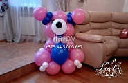  фигура мишка из шаров розового и синего цвета на детский день рождения 1 годик девочке