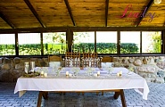 Украшение стола для молодых на свадьбу в традиционном стиле