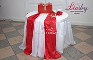 Стол для дарения на свадьбу в красном, красный сундук из дерева