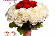 Букет из белых и красных роз №32
