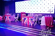Английская фотозона, фотозона в великобританском стиле - столы для участников интерактивного мероприятия